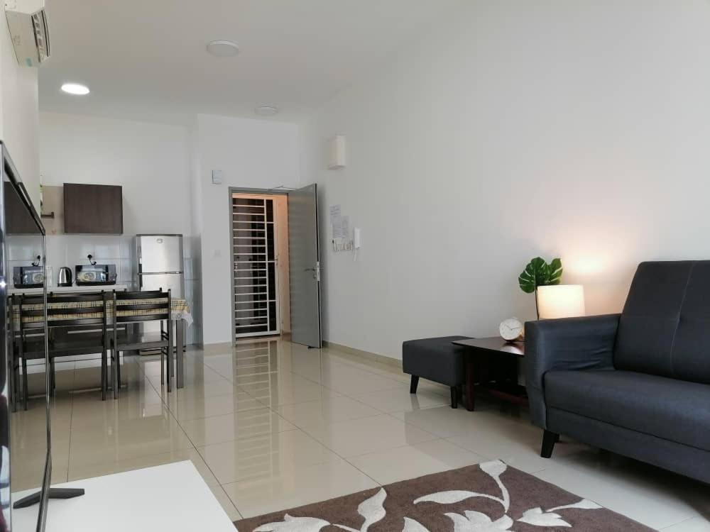 Mesahill Nilai 2 Room Condo - Fast Wifi, Amazing Pool & Tv Extérieur photo