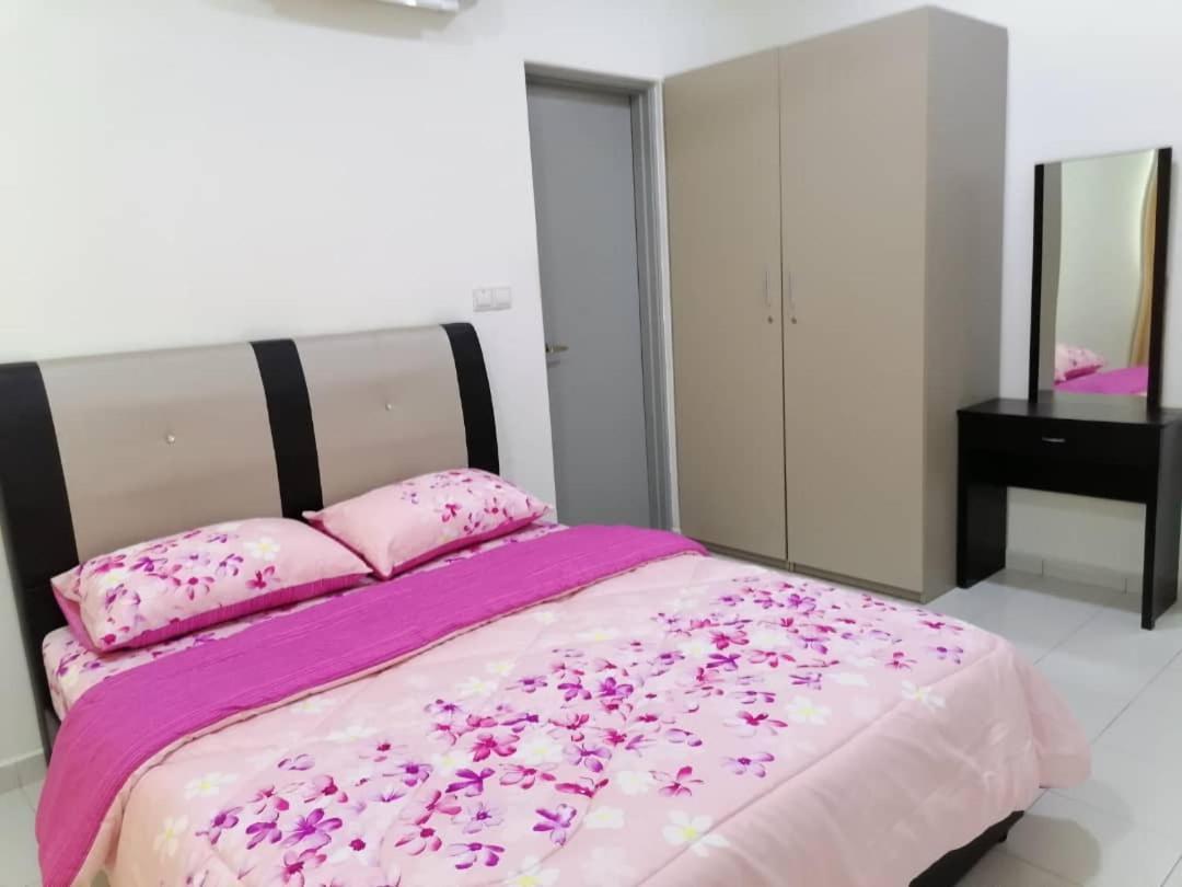 Mesahill Nilai 2 Room Condo - Fast Wifi, Amazing Pool & Tv Extérieur photo